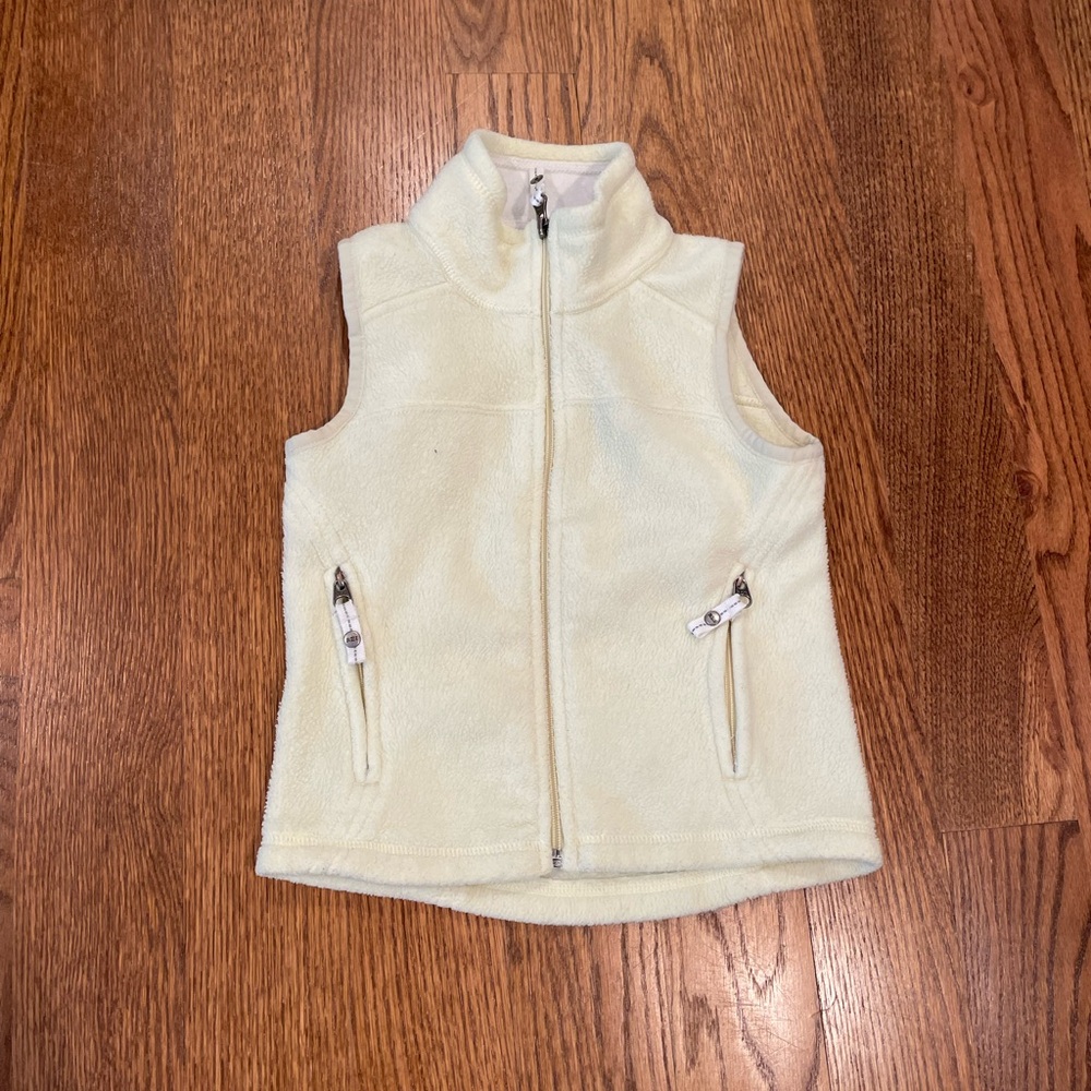 REI vest size 6-7 years